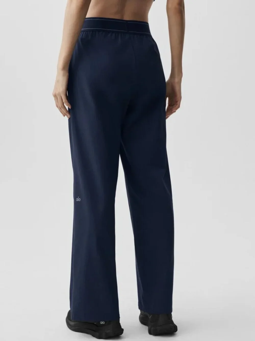 ✨NWT Alo Yoga Suit Up Trouser Navy Blue Regular Version 30 inches in length - Picture 9 of 10
